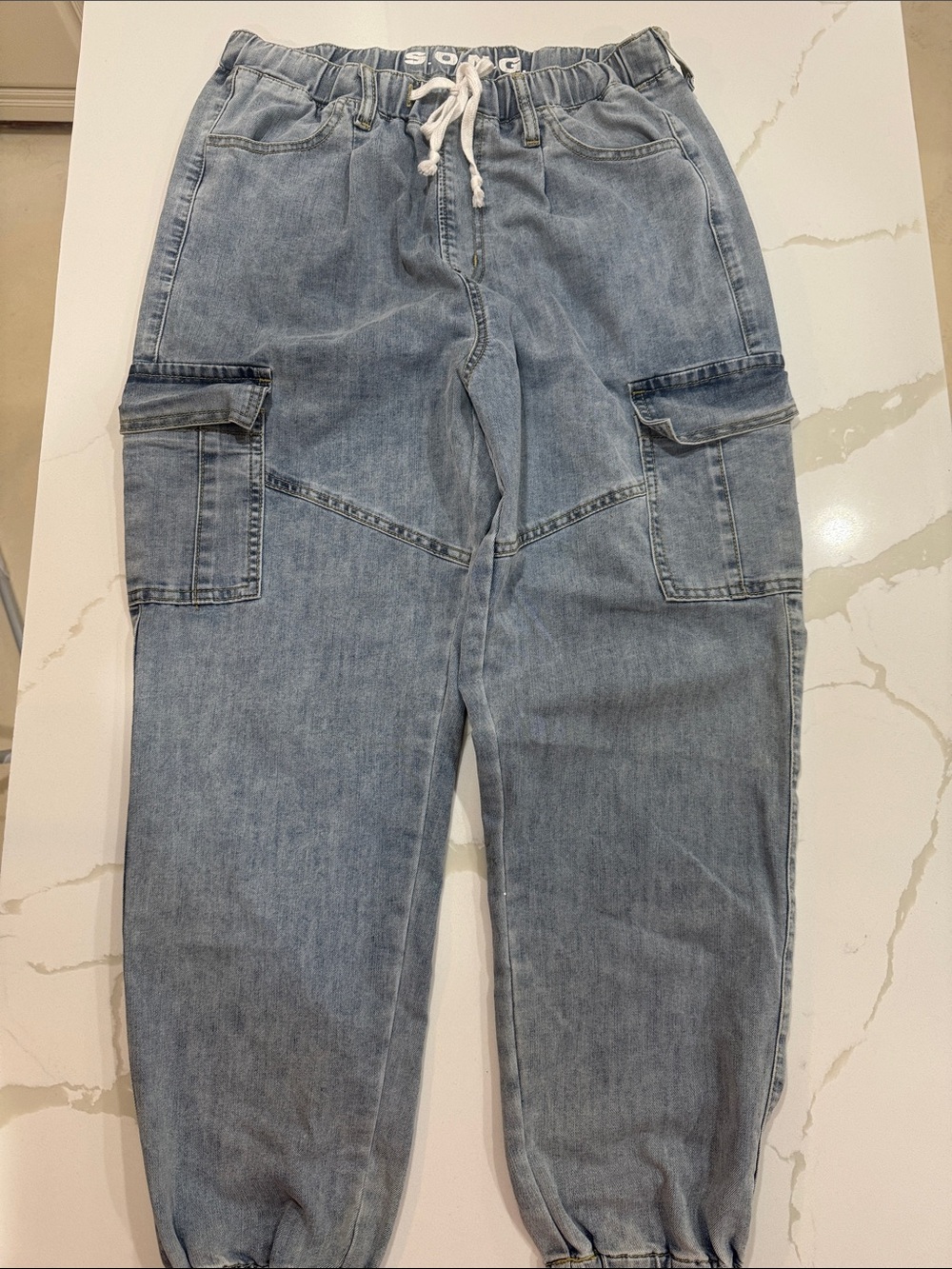 Light Wash Cargo Jogger Jeans - Comfort Fit